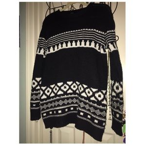 Forever 21 sweater no holes great condition